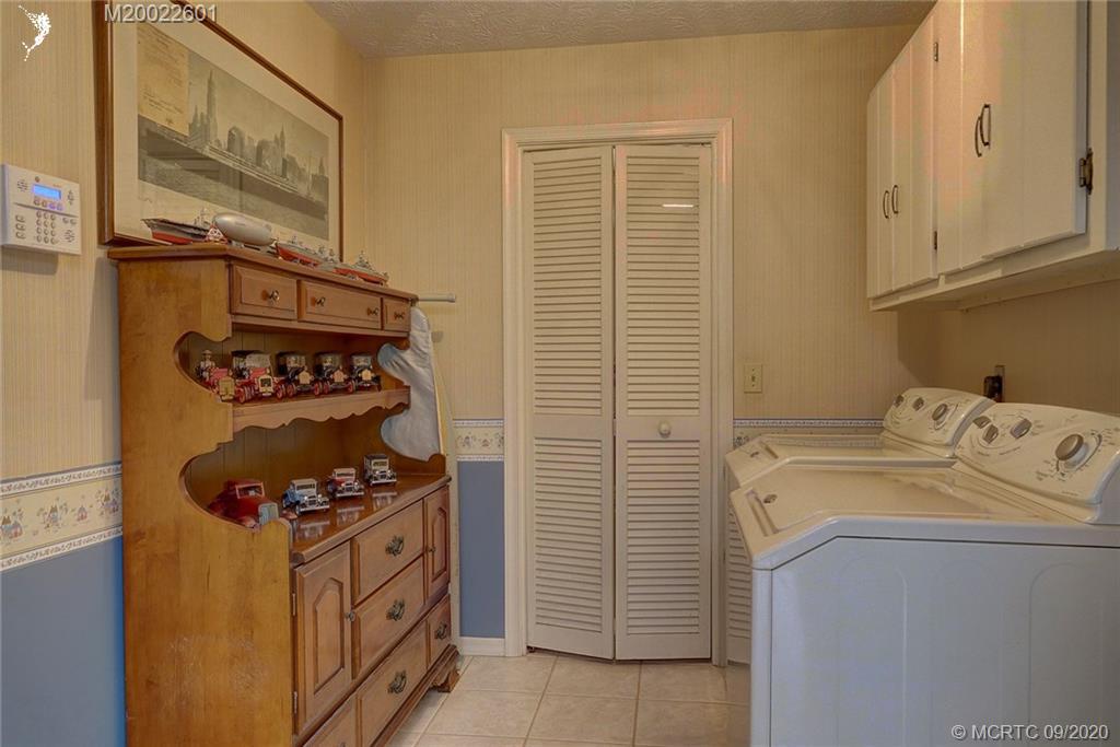 781 NE Town, Jensen Beach, FL, 34957