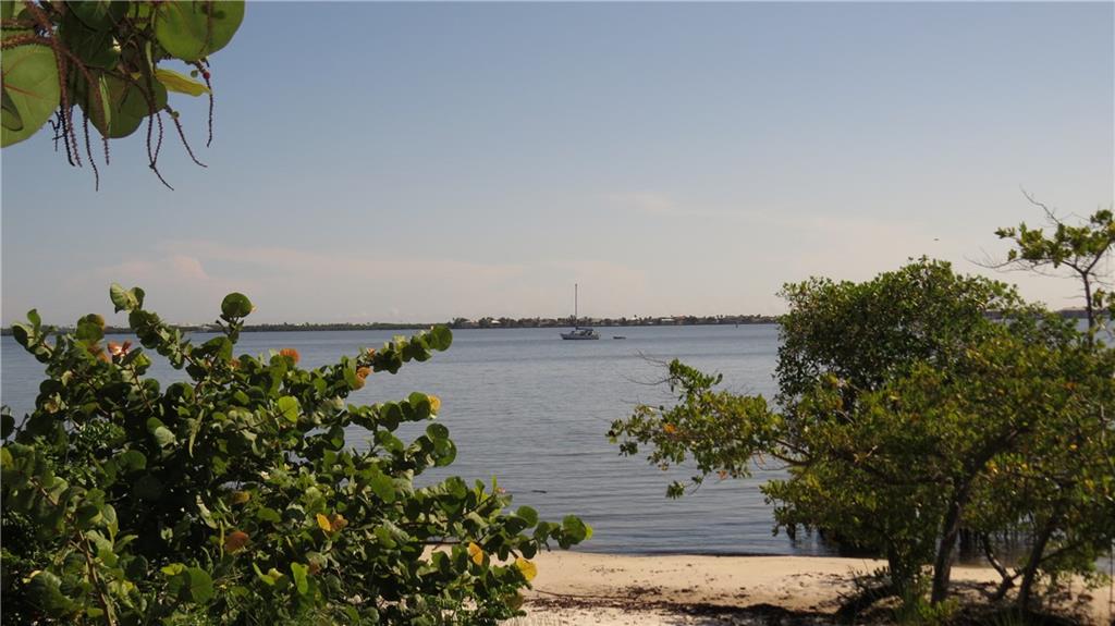 2475 NE Dixie, Jensen Beach, FL, 34957