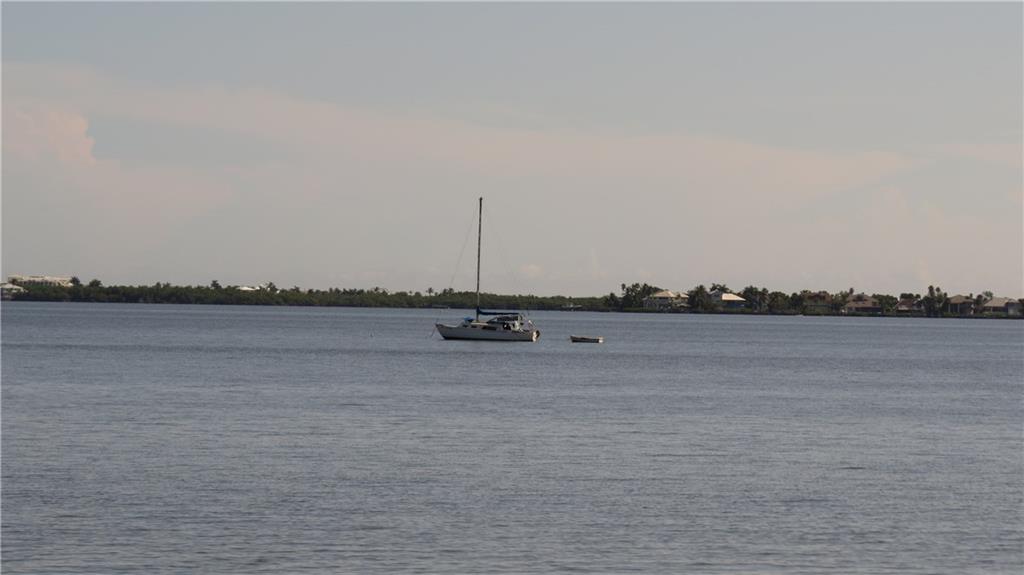2475 NE Dixie, Jensen Beach, FL, 34957