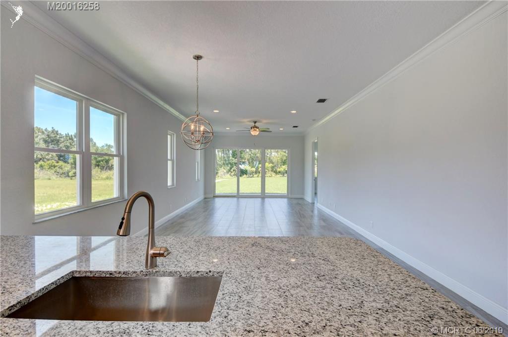 251 SE Via Bisento, Port Saint Lucie, FL, 34952