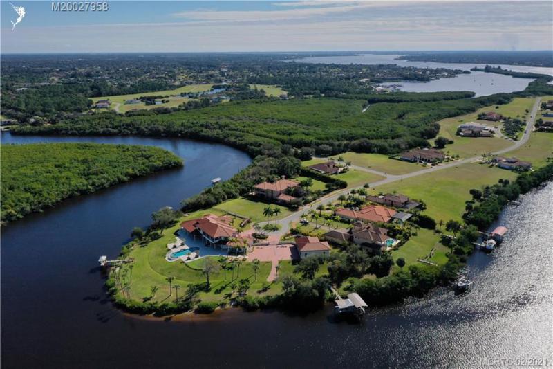 194 SE Fiore Bello, Vero Beach, FL