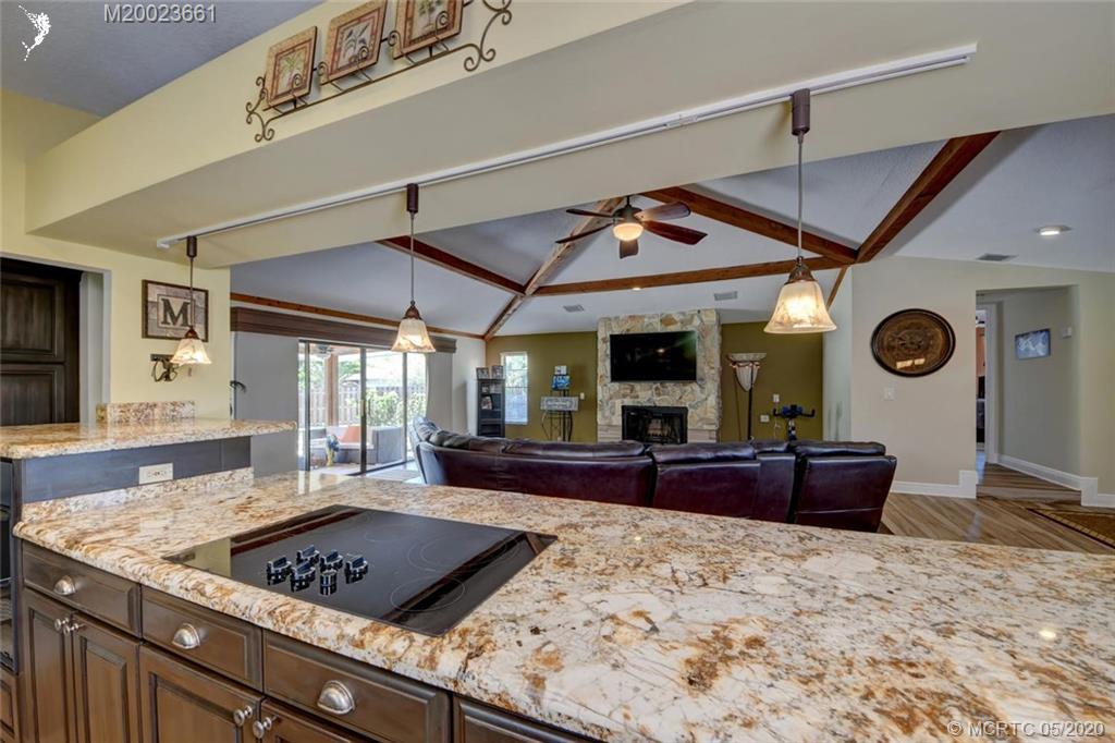 927 SW Woodcreek, Palm City, FL, 34990
