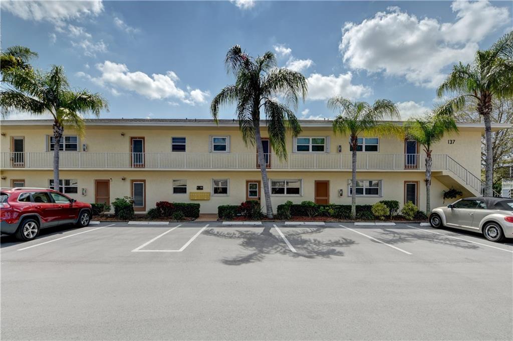 Kingswood Condo Homes for Sale and Real Estate in Stuart, Florida