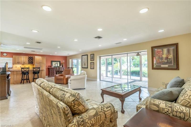 4570 Eagle Key CIR gallery image #3