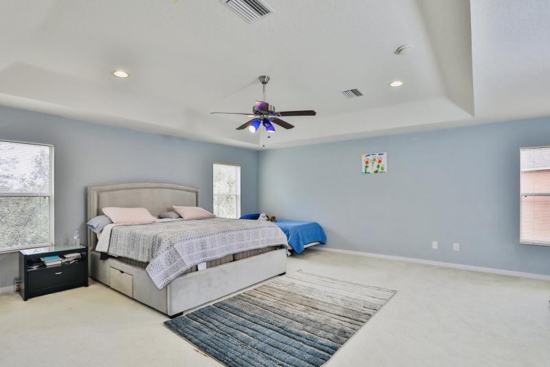 9101 KENTUCKY DAY CT gallery image #10