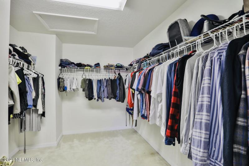 9101 KENTUCKY DAY CT gallery image #14