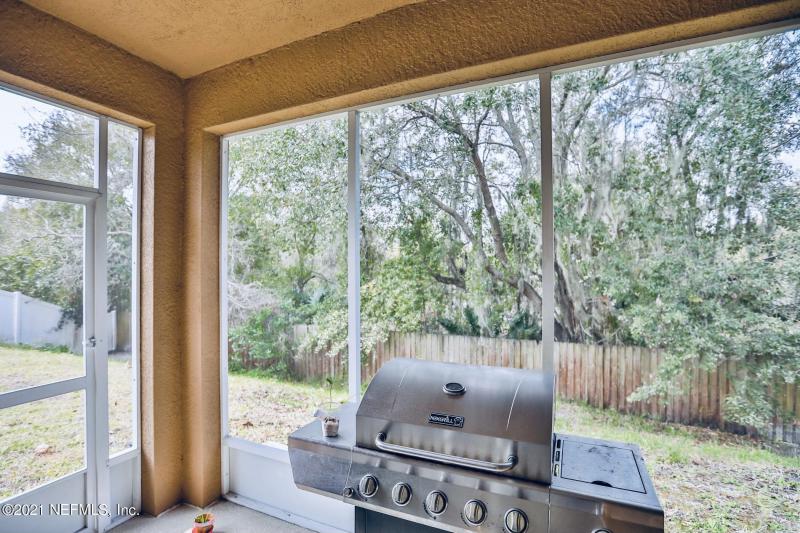 9101 KENTUCKY DAY CT gallery image #15