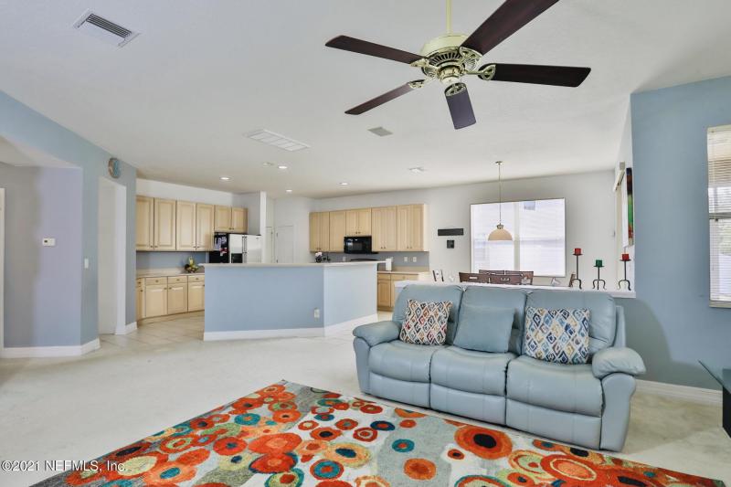 9101 KENTUCKY DAY CT gallery image #7