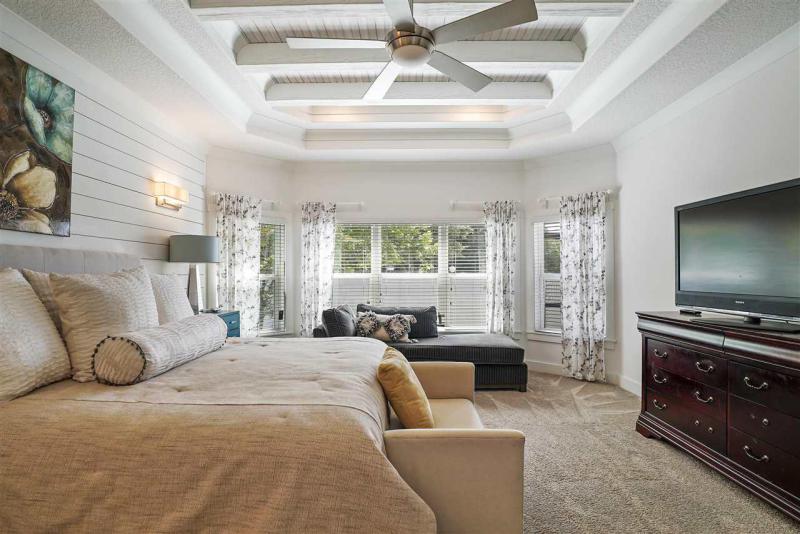 12166 Calumet Farm Dr gallery image #23