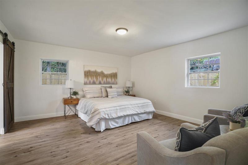 2149 Woodside St gallery image #14