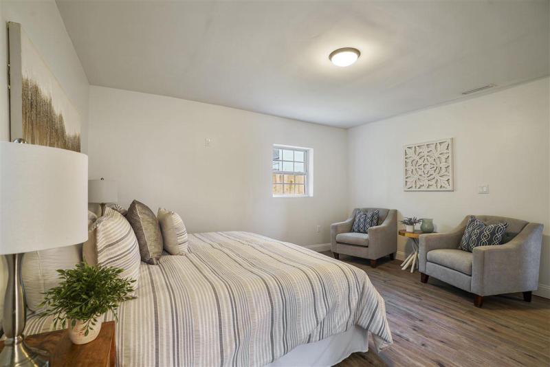 2149 Woodside St gallery image #15