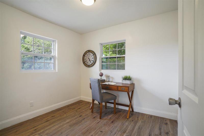 2149 Woodside St gallery image #21