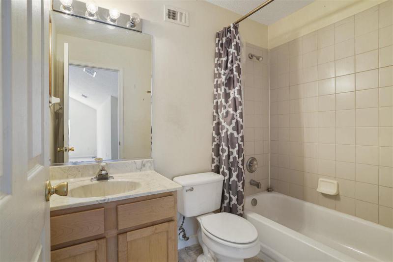 4918 Sumner Creek Dr gallery image #18