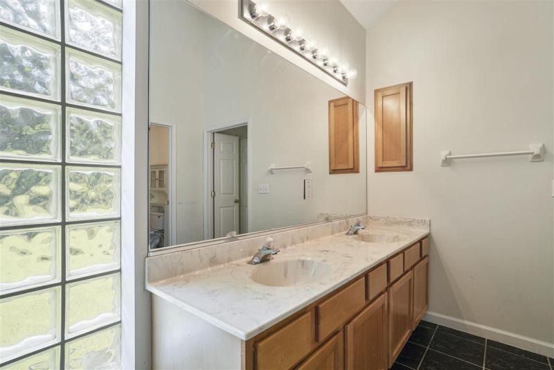 4918 Sumner Creek Dr gallery image #22