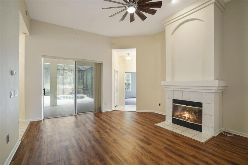 4918 Sumner Creek Dr gallery image #5