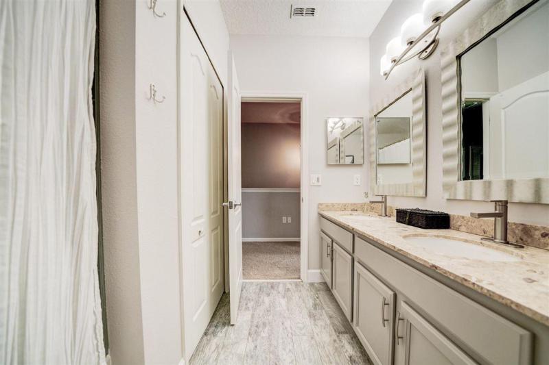 12459 Sugarberry Way gallery image #32
