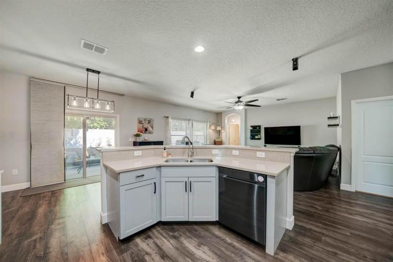 12459 Sugarberry Way gallery image #7