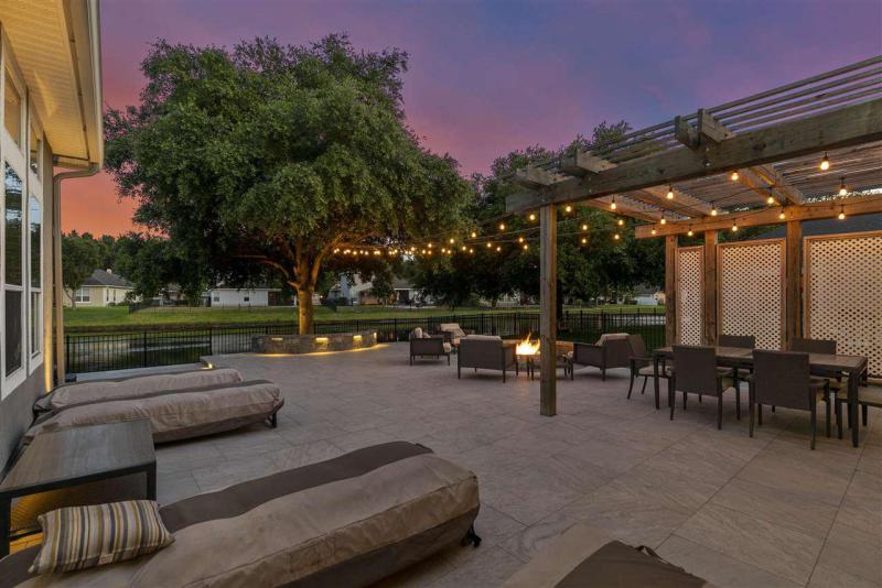 6370 Forest Stump Ln gallery image #2