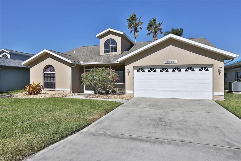 Sabal Springs Golf Homes for Sale and Real Estate in North Fort Myers