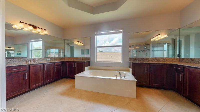 11103 Sparkleberry Drive gallery image #12