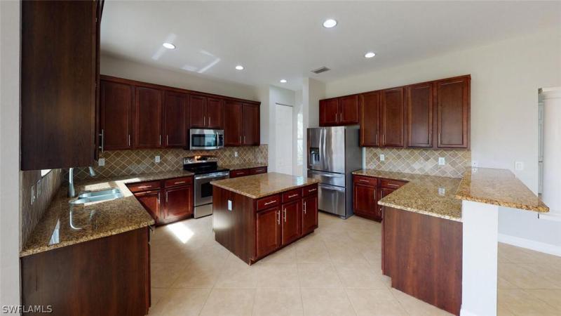 11103 Sparkleberry Drive gallery image #2