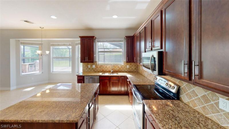 11103 Sparkleberry Drive gallery image #3