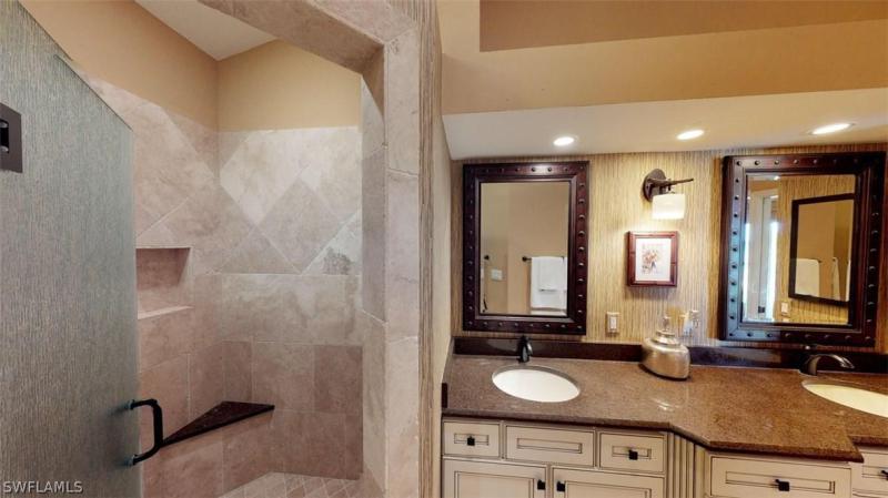 147 Barefoot CIR Bonita Springs, FL 34134 photo 12