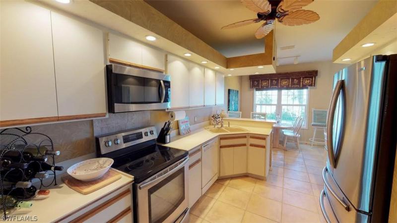 147 Barefoot CIR Bonita Springs, FL 34134 photo 5