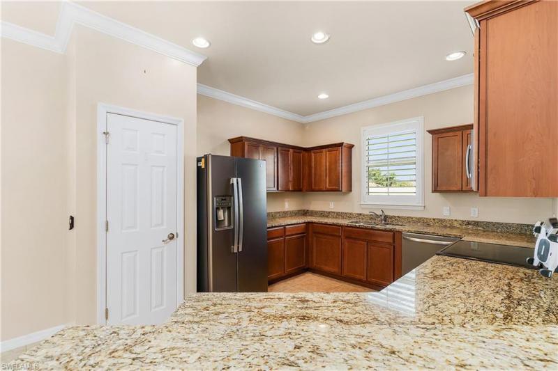 521 SW 31st Terrace gallery image #5