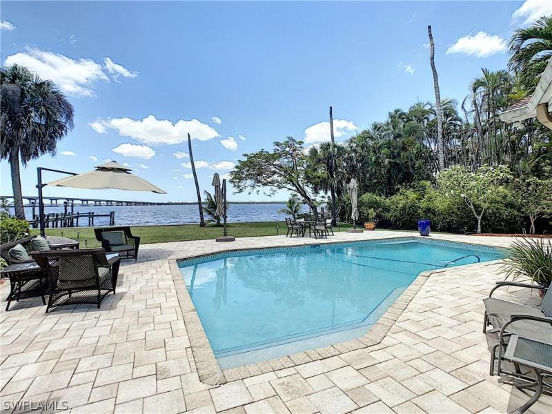 4113 W Riverside, Fort Myers, FL