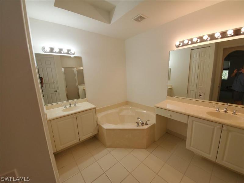 1425 Mariposa Circle #201 gallery image #5