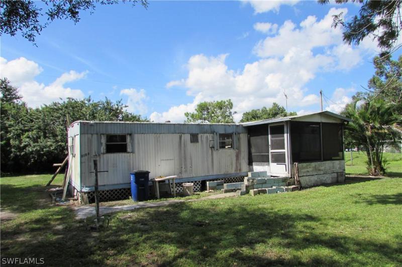 Homes for sale in the Suncoast Estates Unrec subdivision North Fort