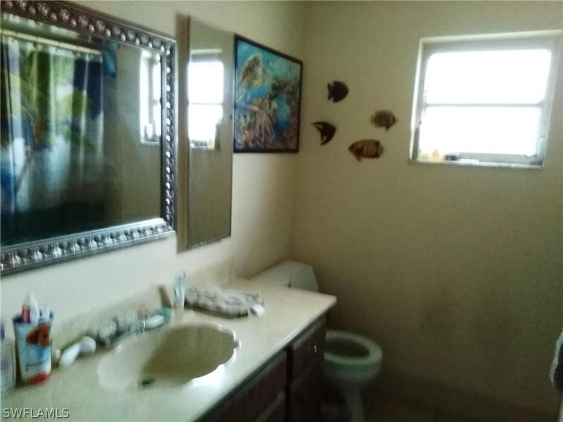 633 NE 15th Court gallery image #6