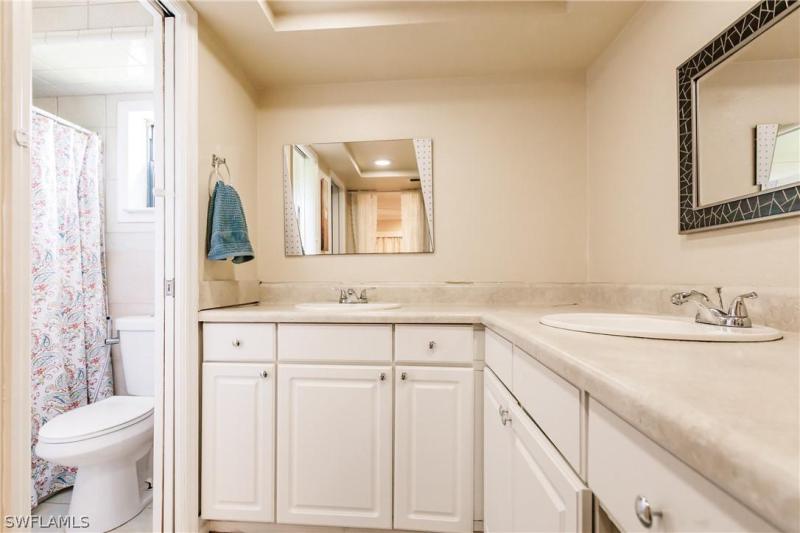 1455 SE 14th Terrace gallery image #19