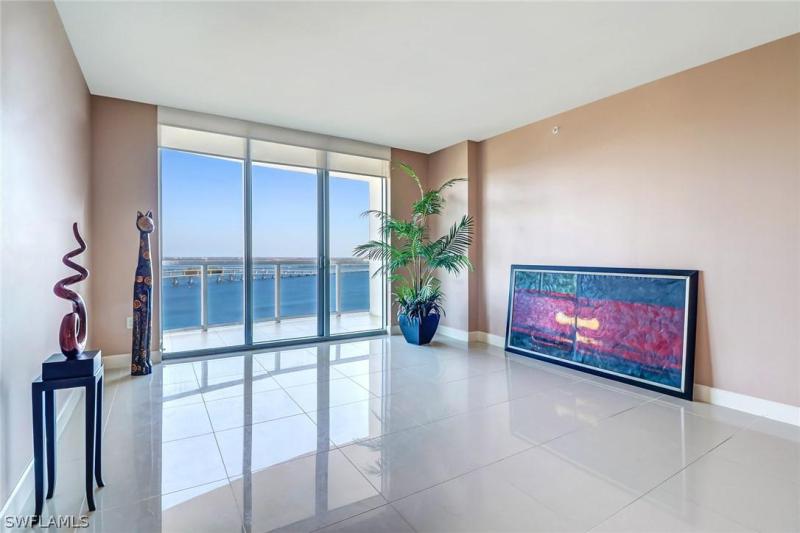 3000 Oasis Grand, Fort Myers, FL