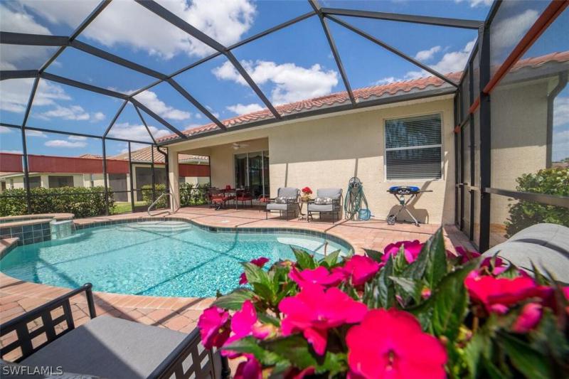 2574 Laurentina, Cape Coral, FL