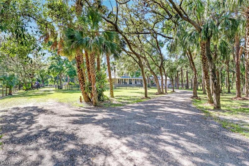 2600 Goggin, Alva, FL
