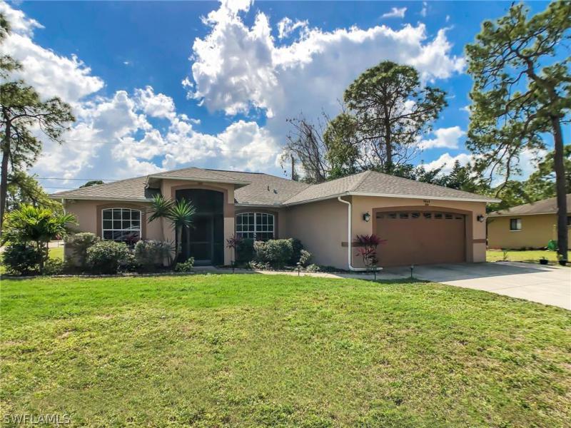 9068 Morris, Fort Myers, FL