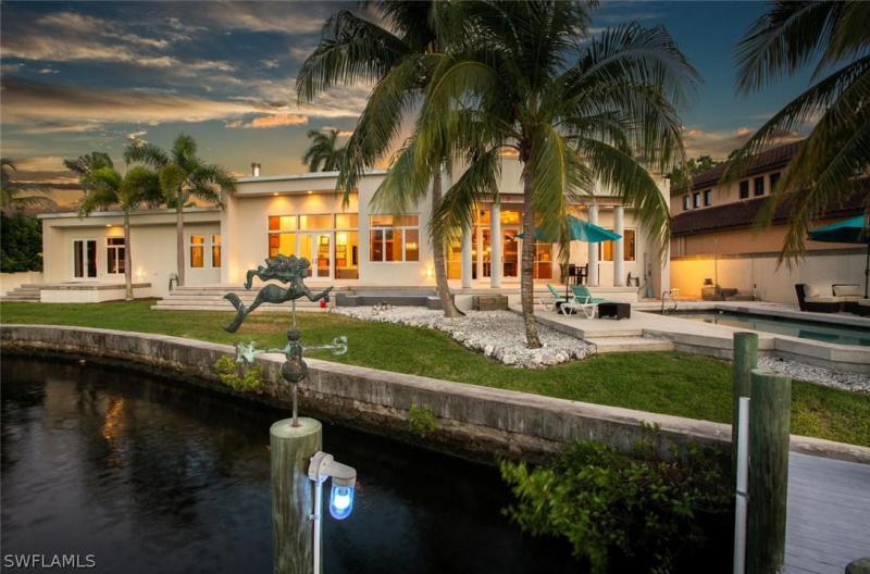 1051 Wyomi, Fort Myers, FL