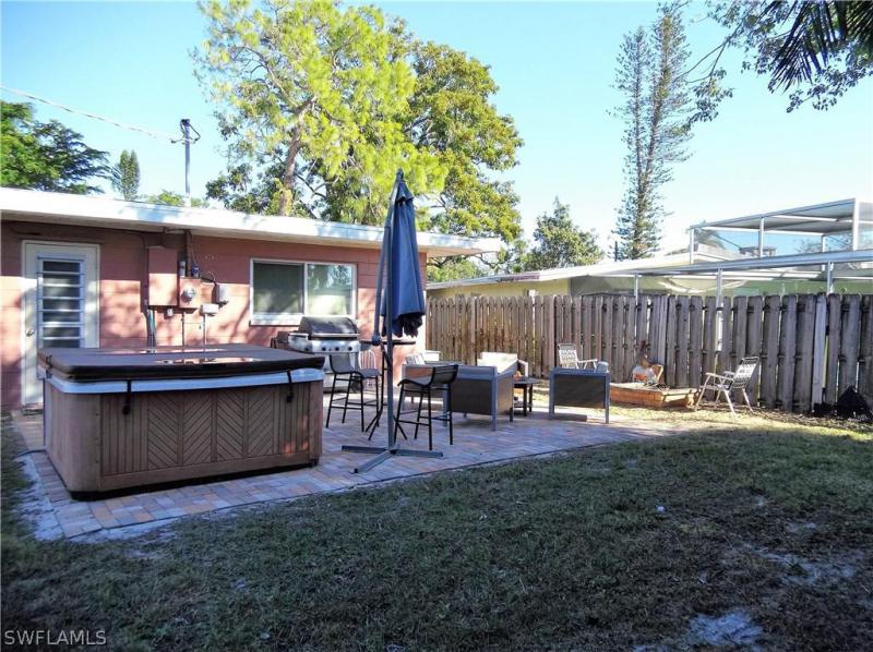 2142 Sunrise BLVD Fort Myers, FL 33907 photo 17