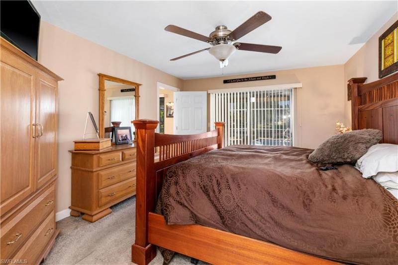 1512 SE 16th Terrace gallery image #15