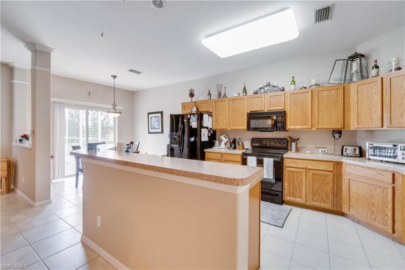 2126 NW 15th Terrace gallery image #17