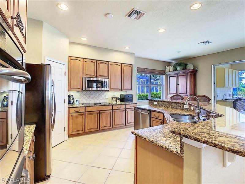 14127 Reflection Lakes Drive gallery image #10