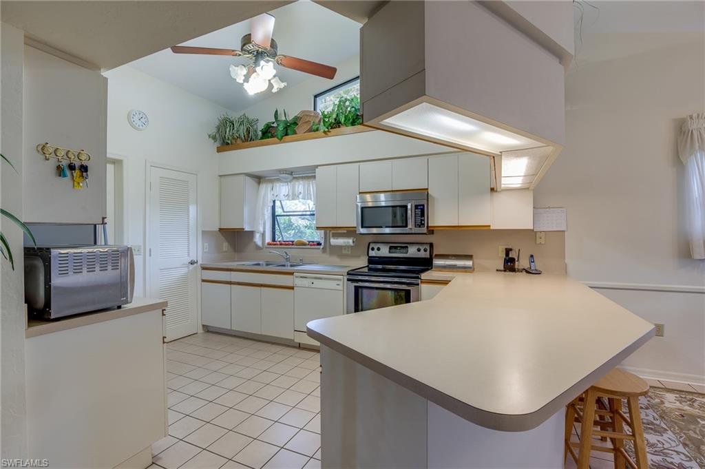 9256 Winterview DR Naples, FL 34109 photo 9