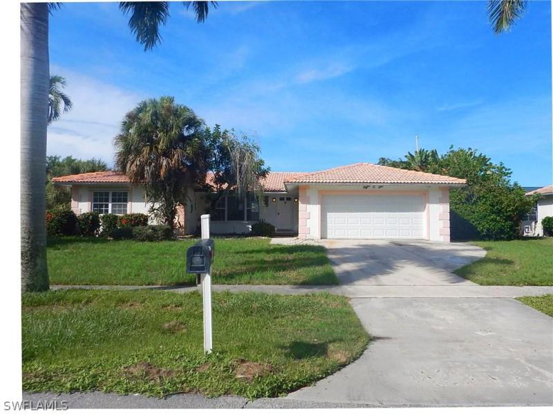 806 Fairlawn CT Marco Island, FL 34145 photo 1