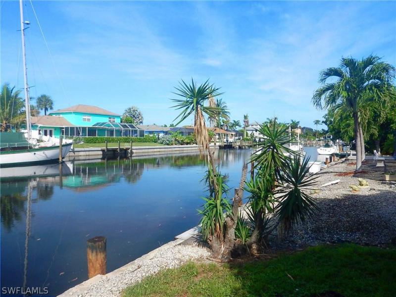 806 Fairlawn CT Marco Island, FL 34145 photo 22
