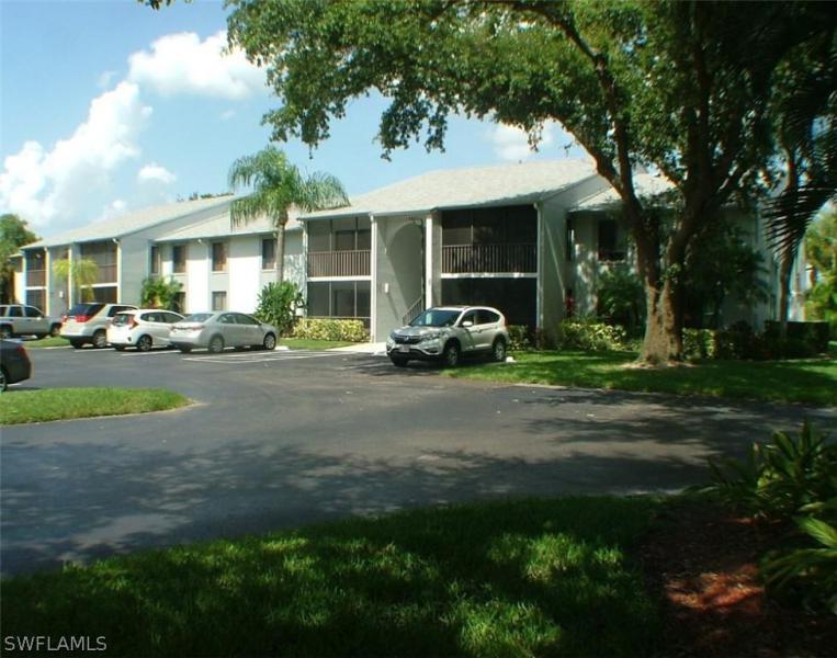 Homes for sale in the Pine Ridge Of Fort Myers Villa subdivision Fort