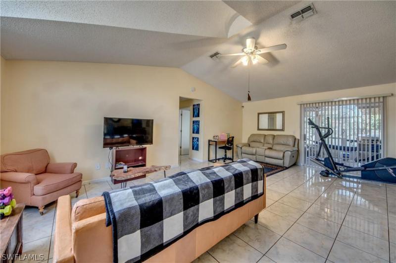 1509 SW 15th Street gallery image #2