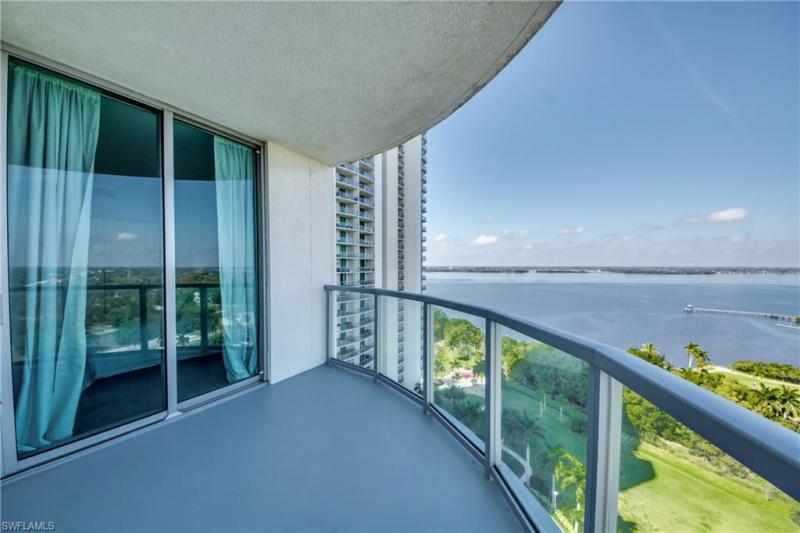 3000  Oasis Grand,  FORT MYERS, FL