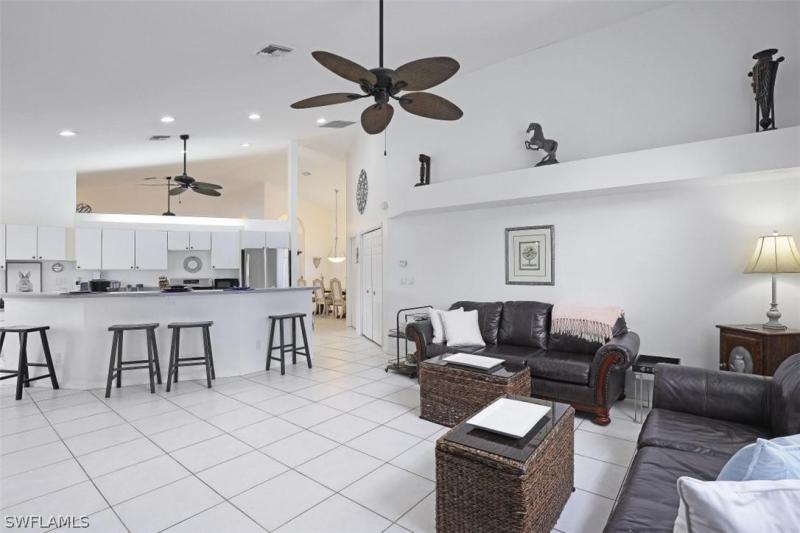 4105 SW 27th Avenue gallery image #14